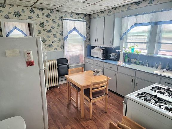 4th image of 26 Sunset Ave #1