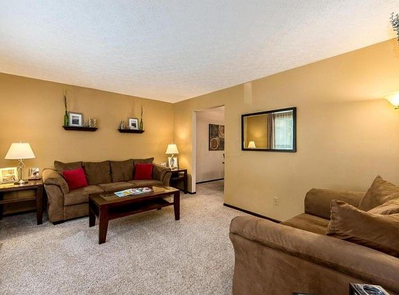 4th image of 4063 Willow Hollow Dr