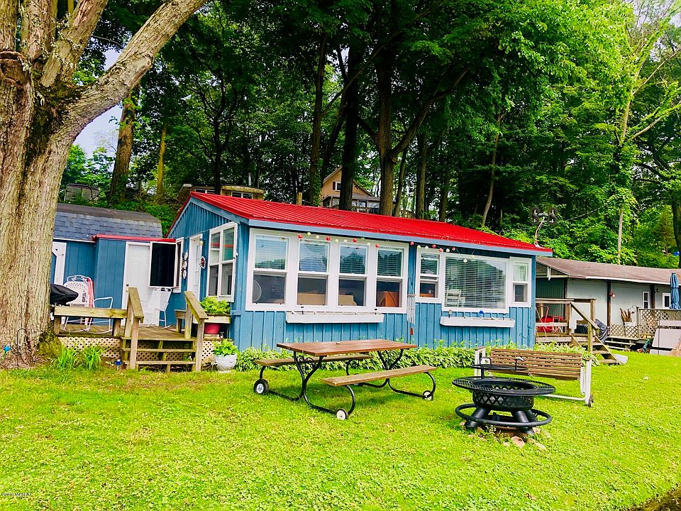 9027 Pucker St, Berrien Center, MI 49102 Zillow