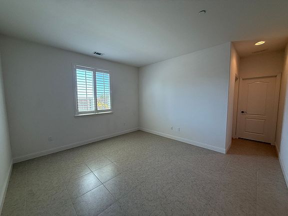 5th image of 860 Calle De La Rosa