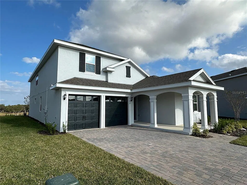 6 bed, 5.0 bath, 3860 sqft, $4,690 — Photo 2