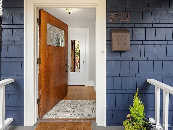 3rd image of 5711 Latona Avenue NE