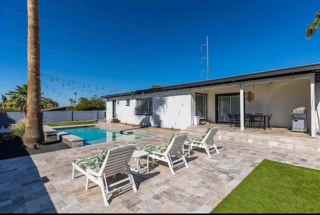 701 E Country Gables Dr — Photo 17