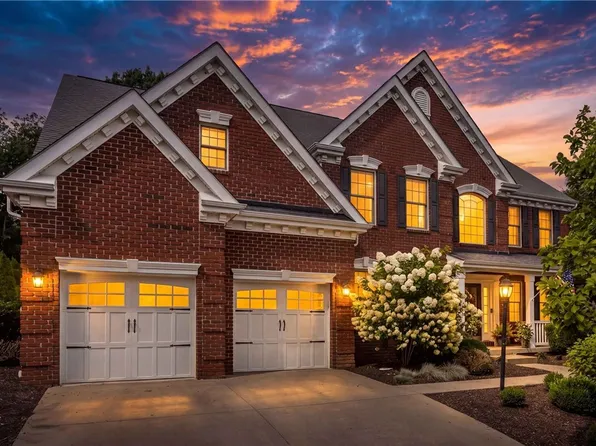 100 Macintosh Ct, Cranberry Township, PA 16066