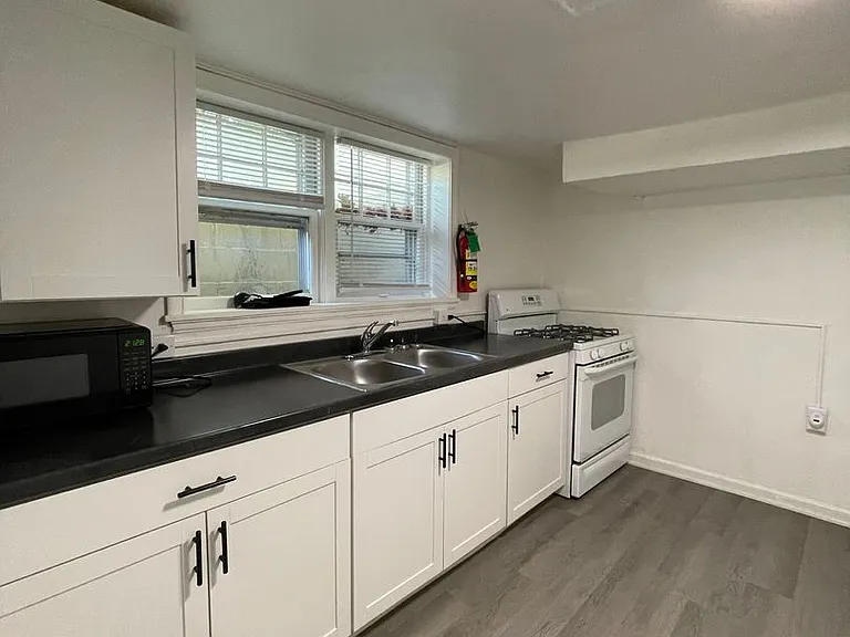 2650 Cottage Grove Ave — Photo 30
