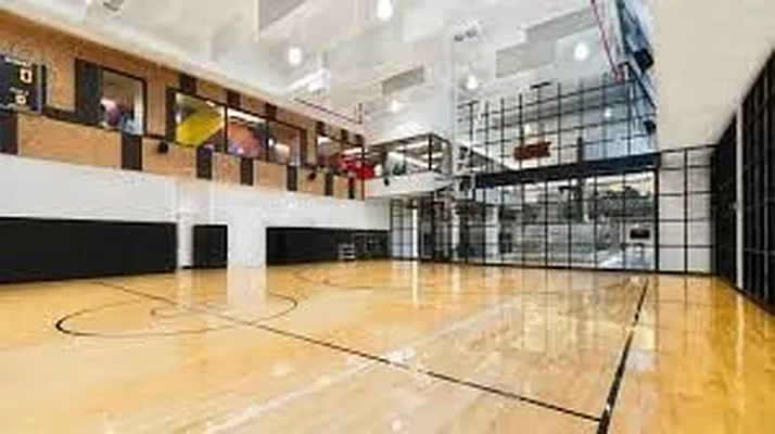 Rented by Bond New York | media 7