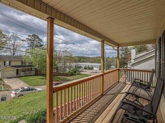 5th image of 5833 Windtree Ln