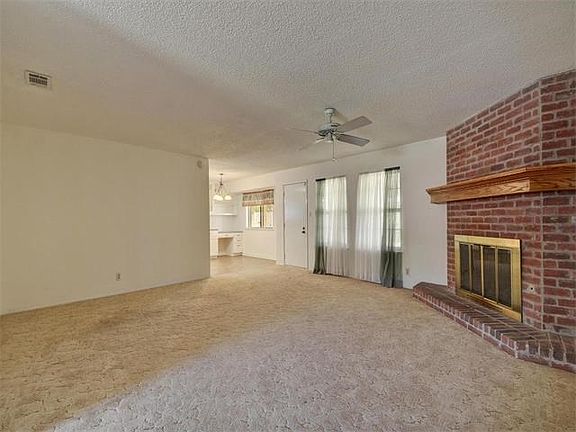 4th image of 2513 Broken Oak Dr