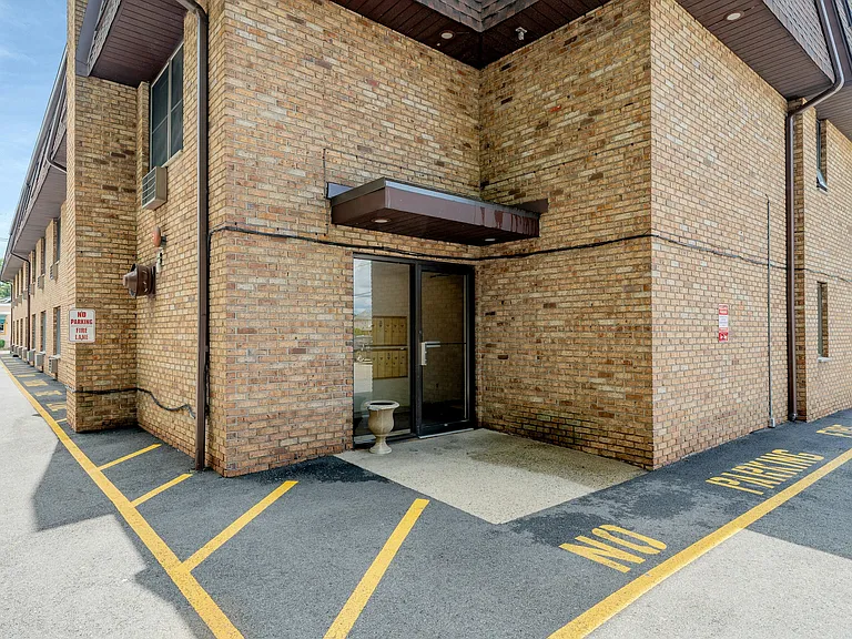 25 Market St #C7 — Photo 19