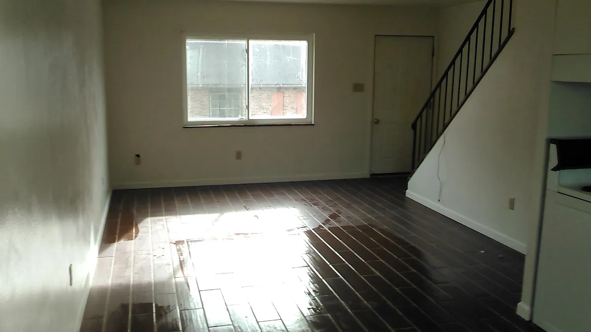 Building Photo - 401 6th St