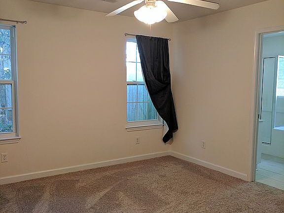 4th image of 238 NE 38th St