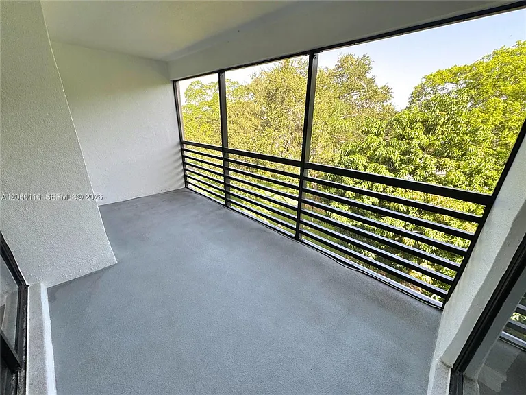 2324 S Cypress Bend Dr #415 — Photo 6