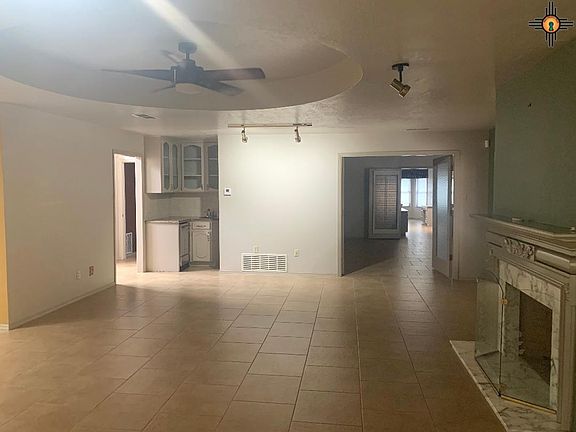 3rd image of 605 W Gold Ave