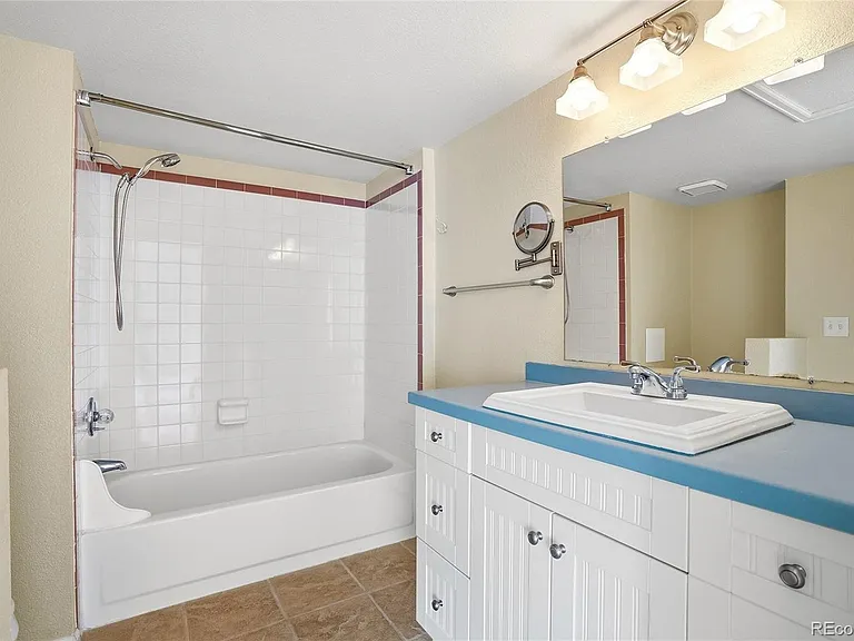 7448 Singing Hills Ct — Photo 16