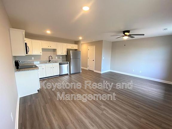 3rd image of 580-802 Heritage Pointe Dr