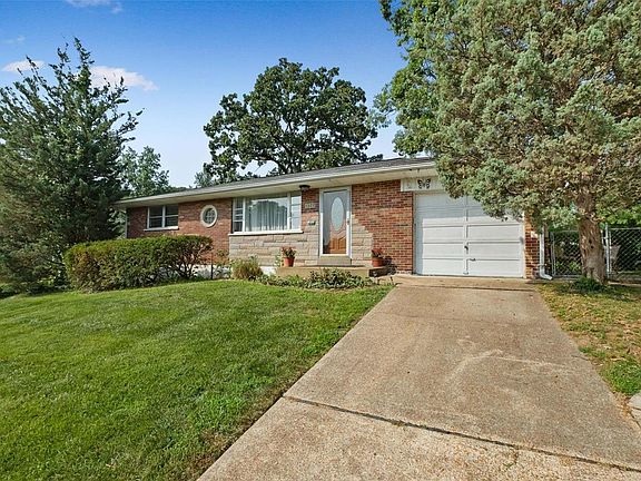 3rd image of 1327 Dallwood Dr