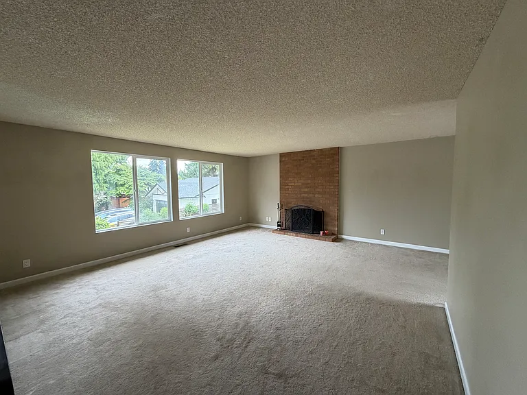 12901 SE 158th Pl — Photo 3