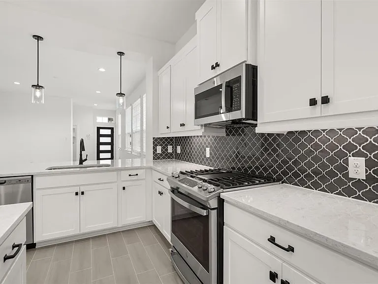 2235 Garden Arbor Ln — Photo 6