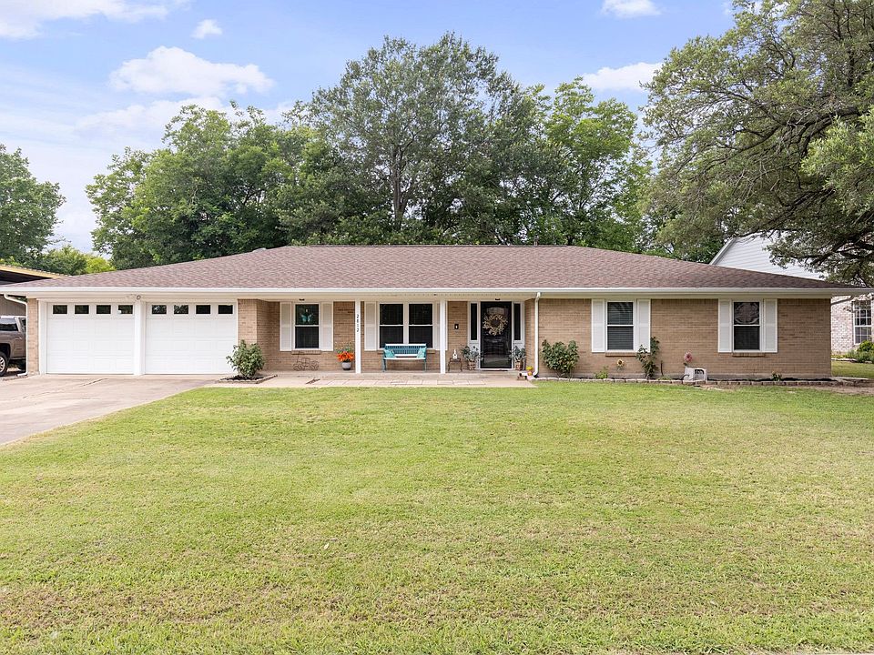 1st image of 2812 McCarley Dr