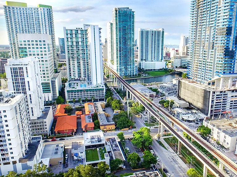 Brickell View Terrace Apartments — Photo 15