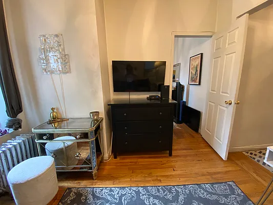 Rented by J Misrahi Realty Corp | media 5