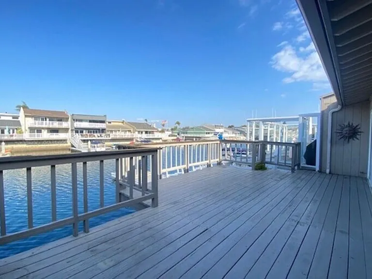 4571 Gateshead Bay — Photo 1