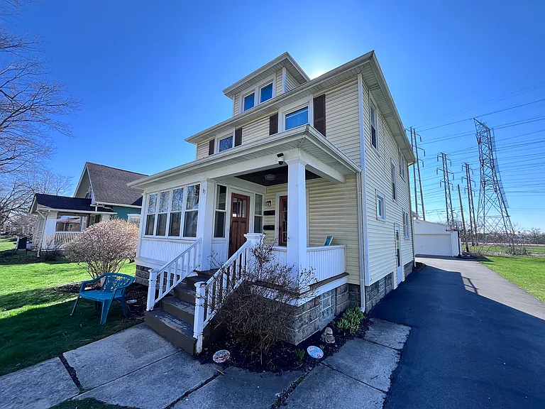 85 Royal Pkwy W — Photo 27