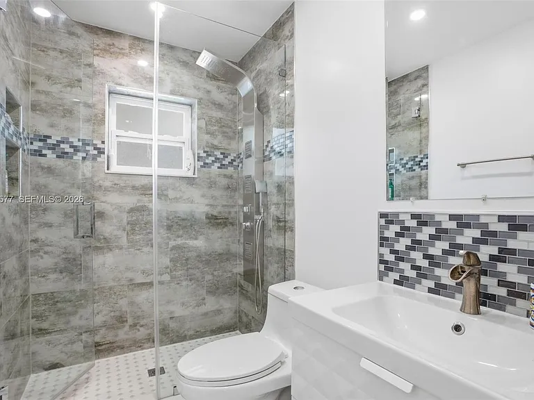 5521 SW 104th Ave — Photo 18