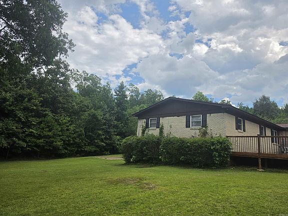 5th image of 906 Surrey Rd