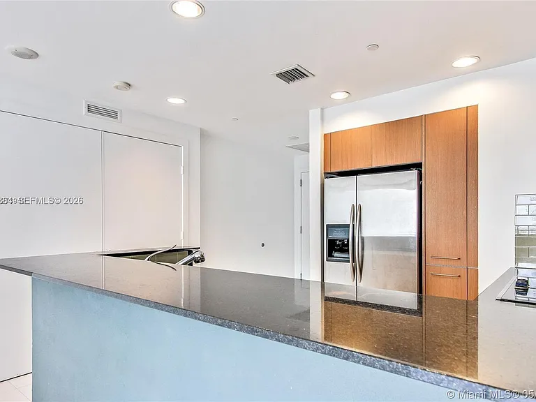 1060 Brickell Ave #2911 — Photo 3
