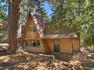 31565 Circle View Dr, Running Springs, CA 92382