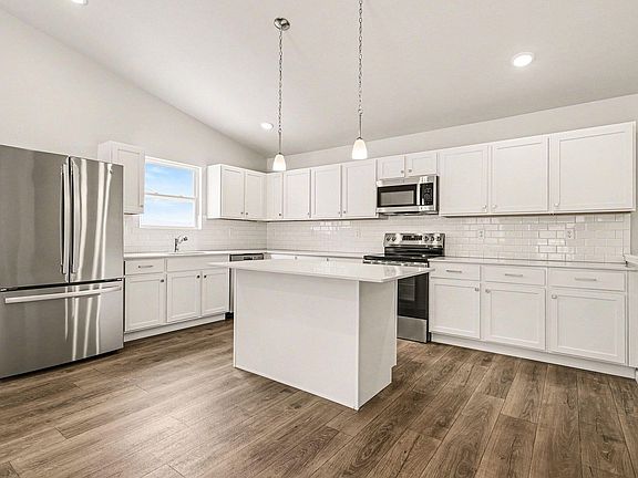 3rd image of 125 Mayfield Dr