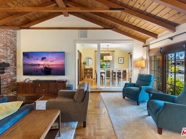 5500 Colbath Ave, Van Nuys, CA 91401