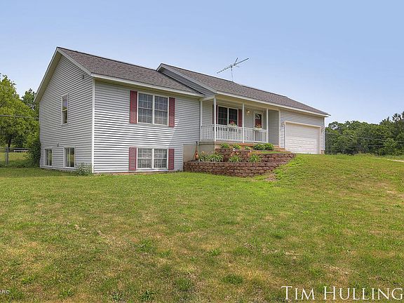 2nd image of 3955 Wiersma St NE