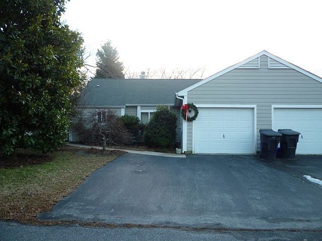 1st image of 900 James Ct