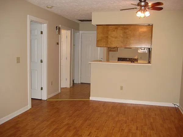 4710 Cobblestone Dr. J5 - J5 — Photo 3