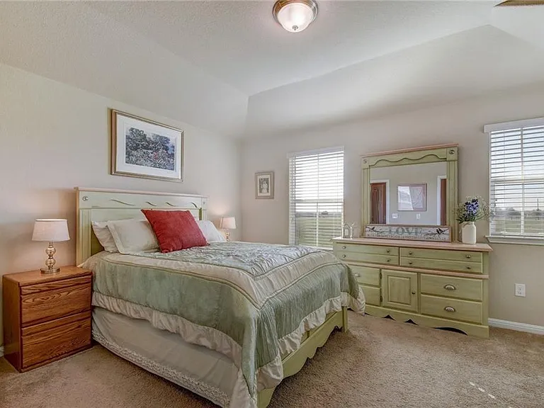 412 Crater Lake Dr #412 — Photo 15