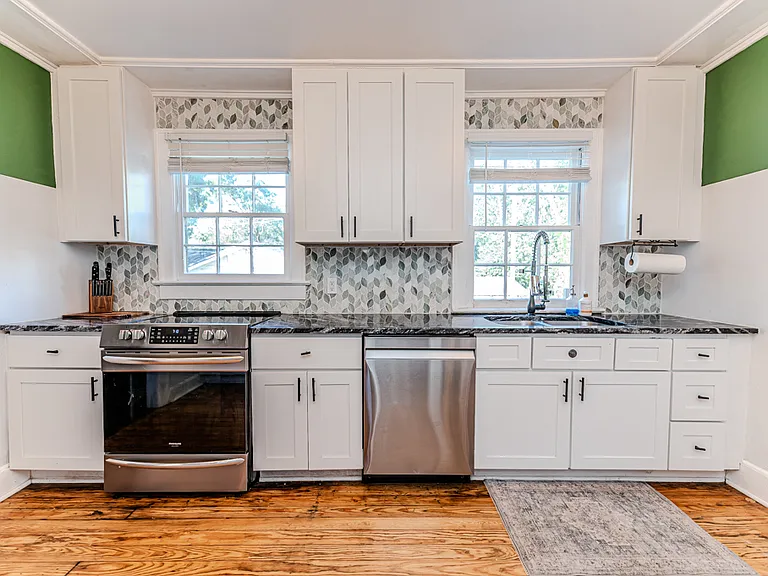 508 W Chisholm St #C — Photo 10