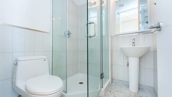 Rented by Nooklyn NYC LLC | media 21