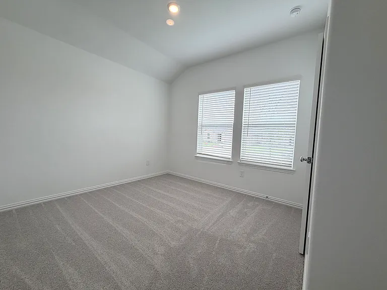 2608 Glacier Rd — Photo 4