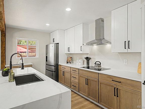 5th image of 6019 S Broadway