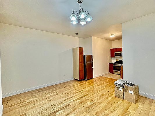 4th image of 260 Fort Washington Ave #A6
