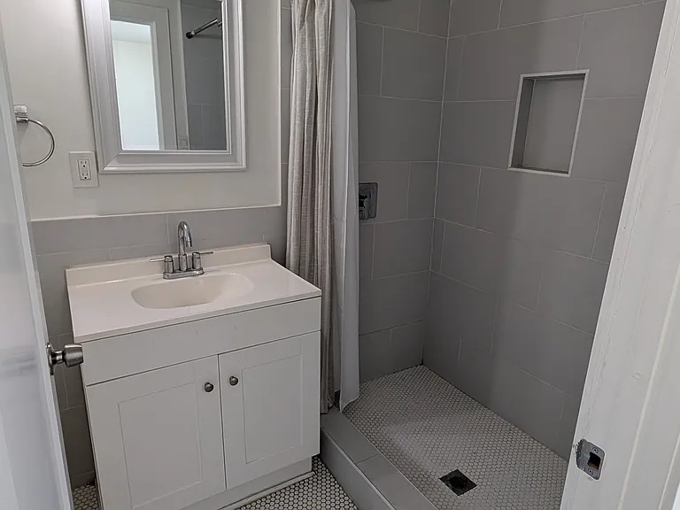 1101 W Vernon Ave #11 — Photo 2