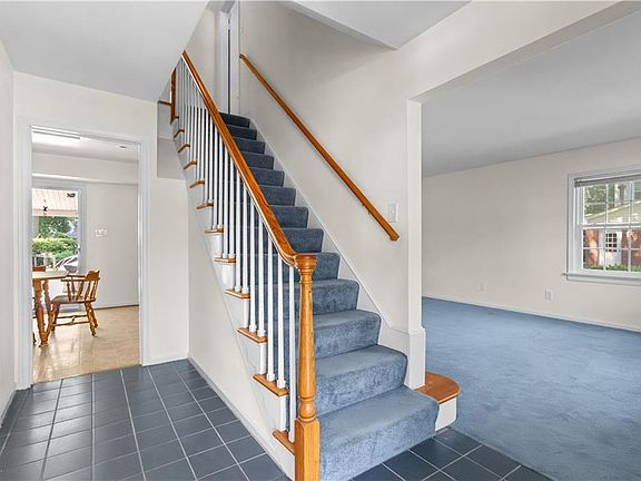 4th image of 517 Kingston Dr