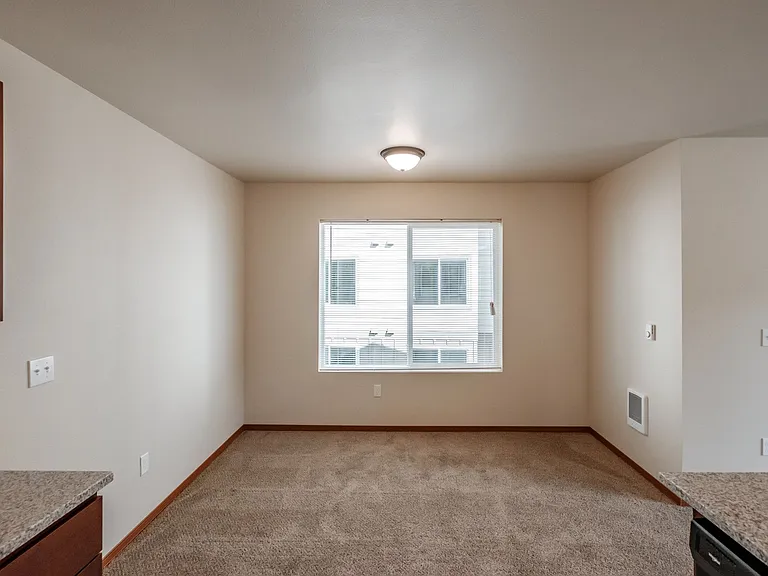 Oak Springs Apartments — Photo 14
