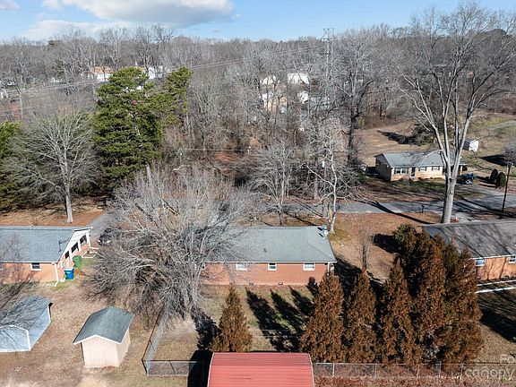 3rd image of 242 Jenkins Ave