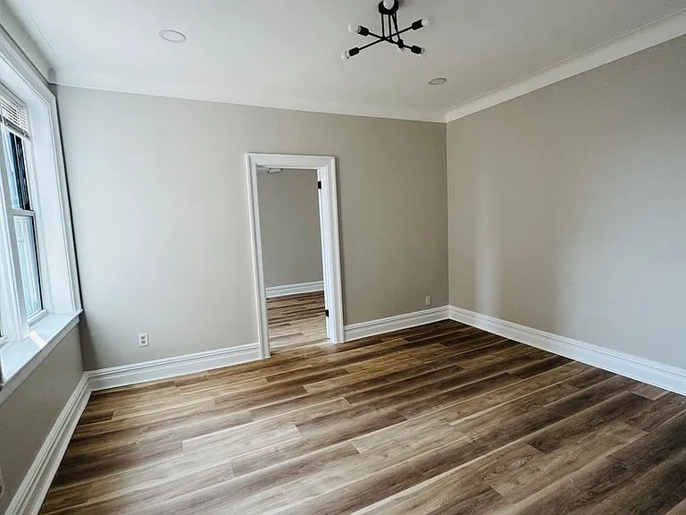 863 Avenue C — Photo 10