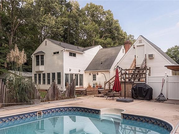 5th image of 7324 Longview Dr