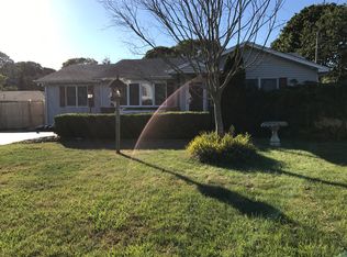 30 Lake Ave, Center Moriches, NY 11934