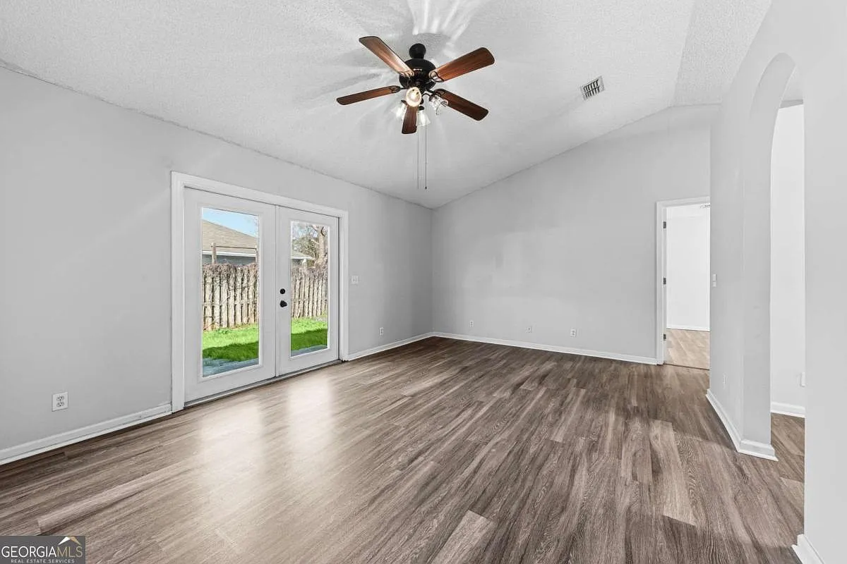 Building Photo - 401 Maggie Way